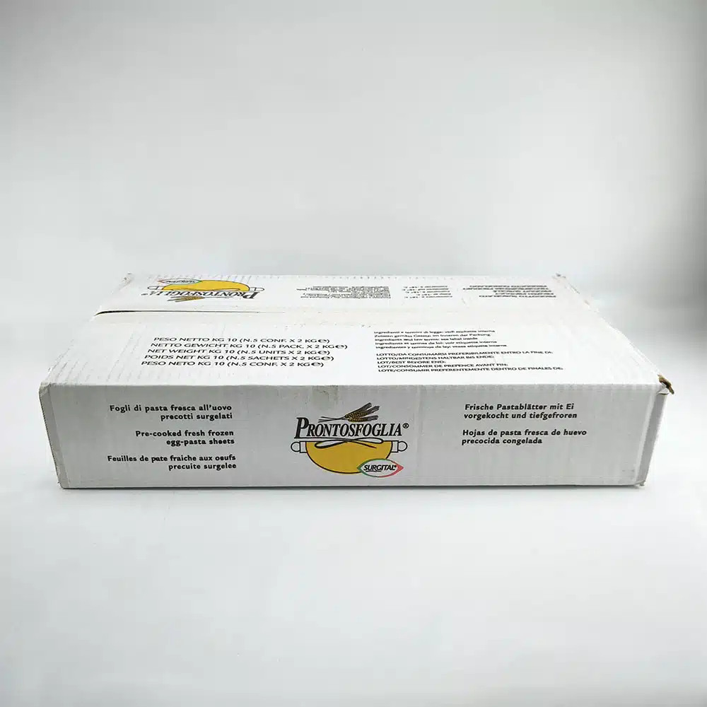 Hojas de pasta fresca blanca de huevo