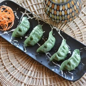 Gyozas de verduras y fideos